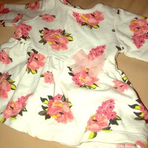 💖SOLD💖Carter's top size 0-3 months EUC!!